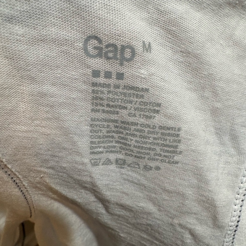 ▪️GAP Racerback Tank - Picture 5 of 5